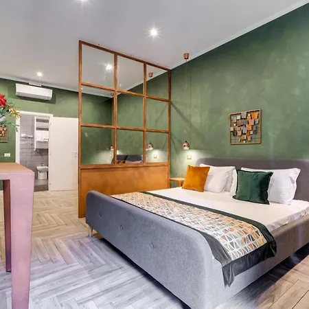 Ripetta Luxurious