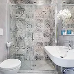 Ripetta Luxurious