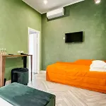 Ripetta Luxurious