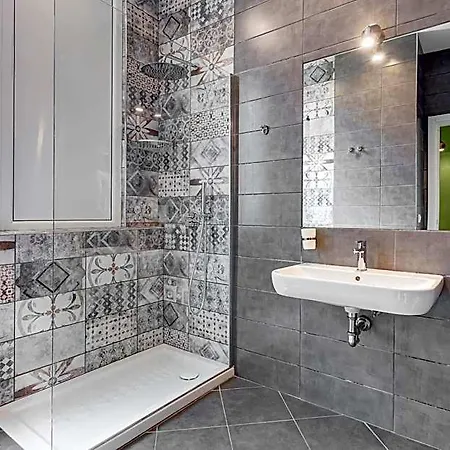 Ripetta Luxurious Rom