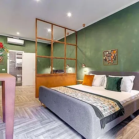 Ripetta Luxurious